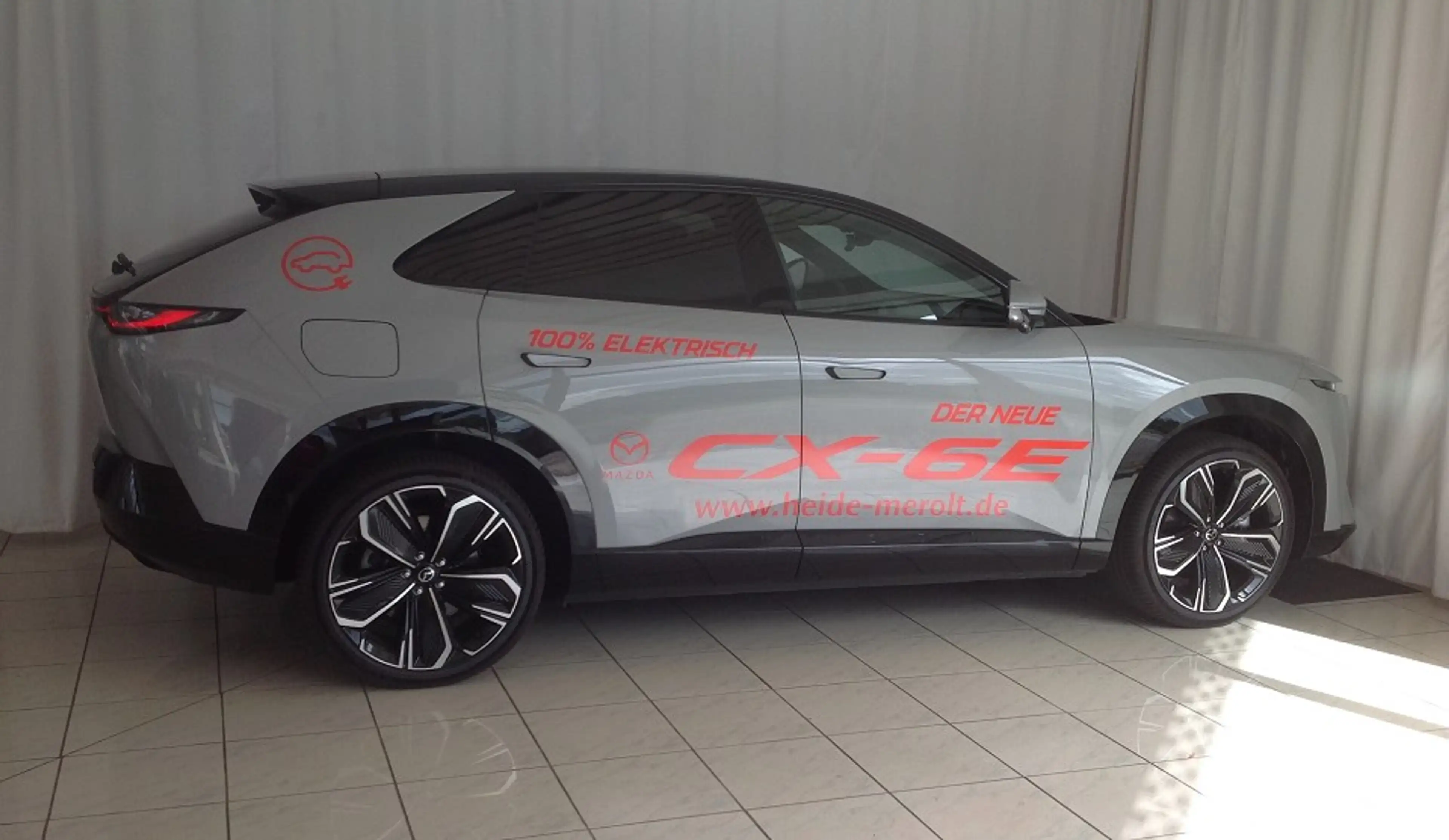 Mazda CX-6e EV 258ps — photo 6