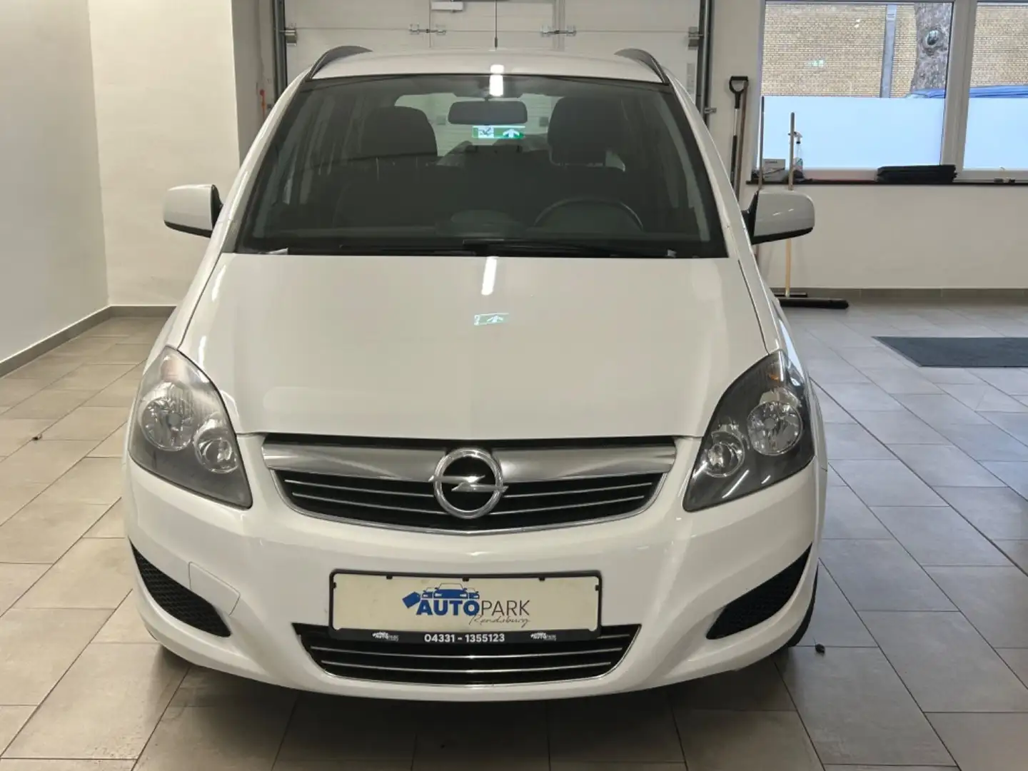 Opel Zafira B Family *7-Sitzer* Білий - 2