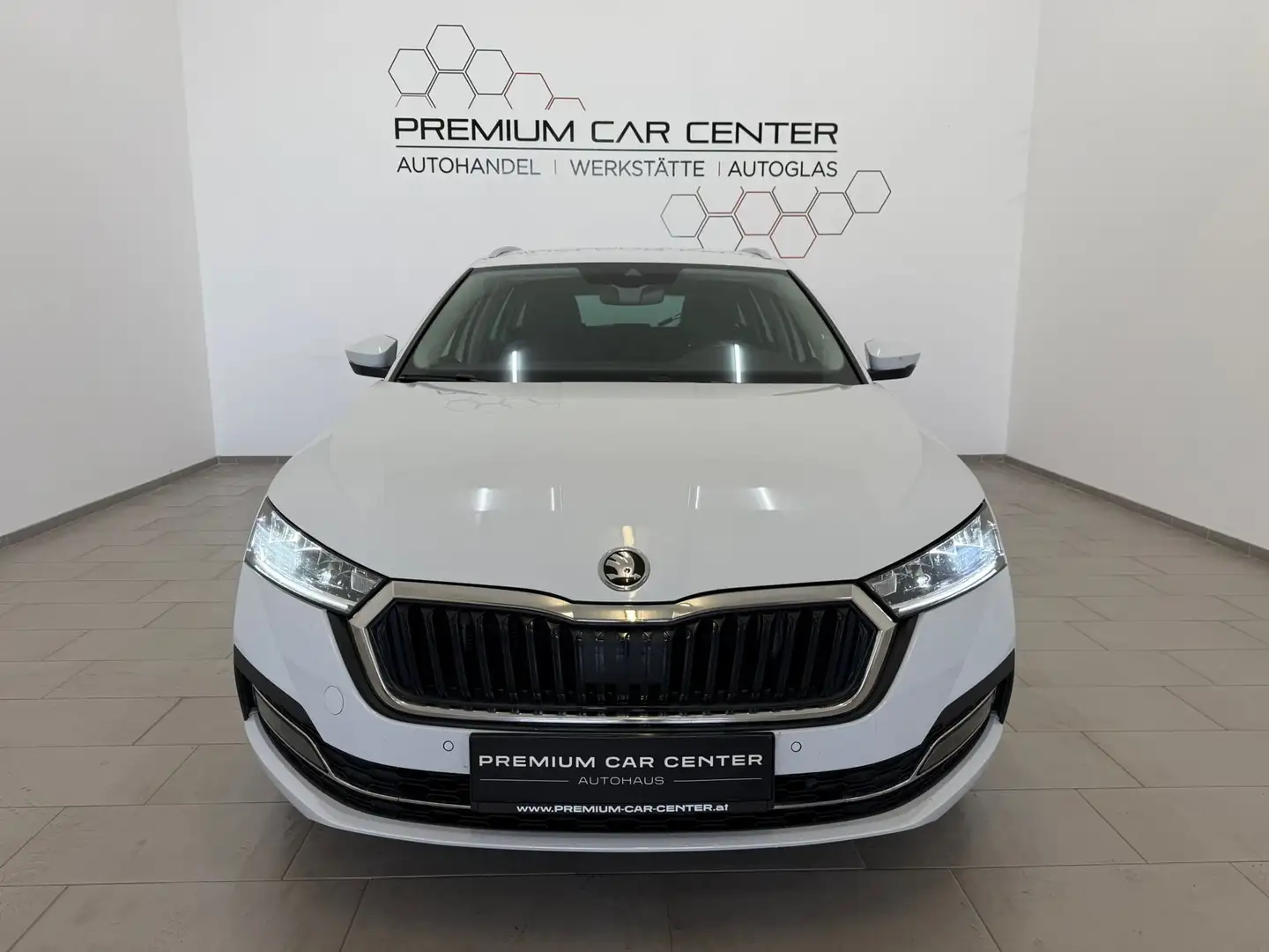 Skoda Octavia Combi 2,0 TDI Style DSG VOLL-LED / DIGI-TACHO Weiß - 2