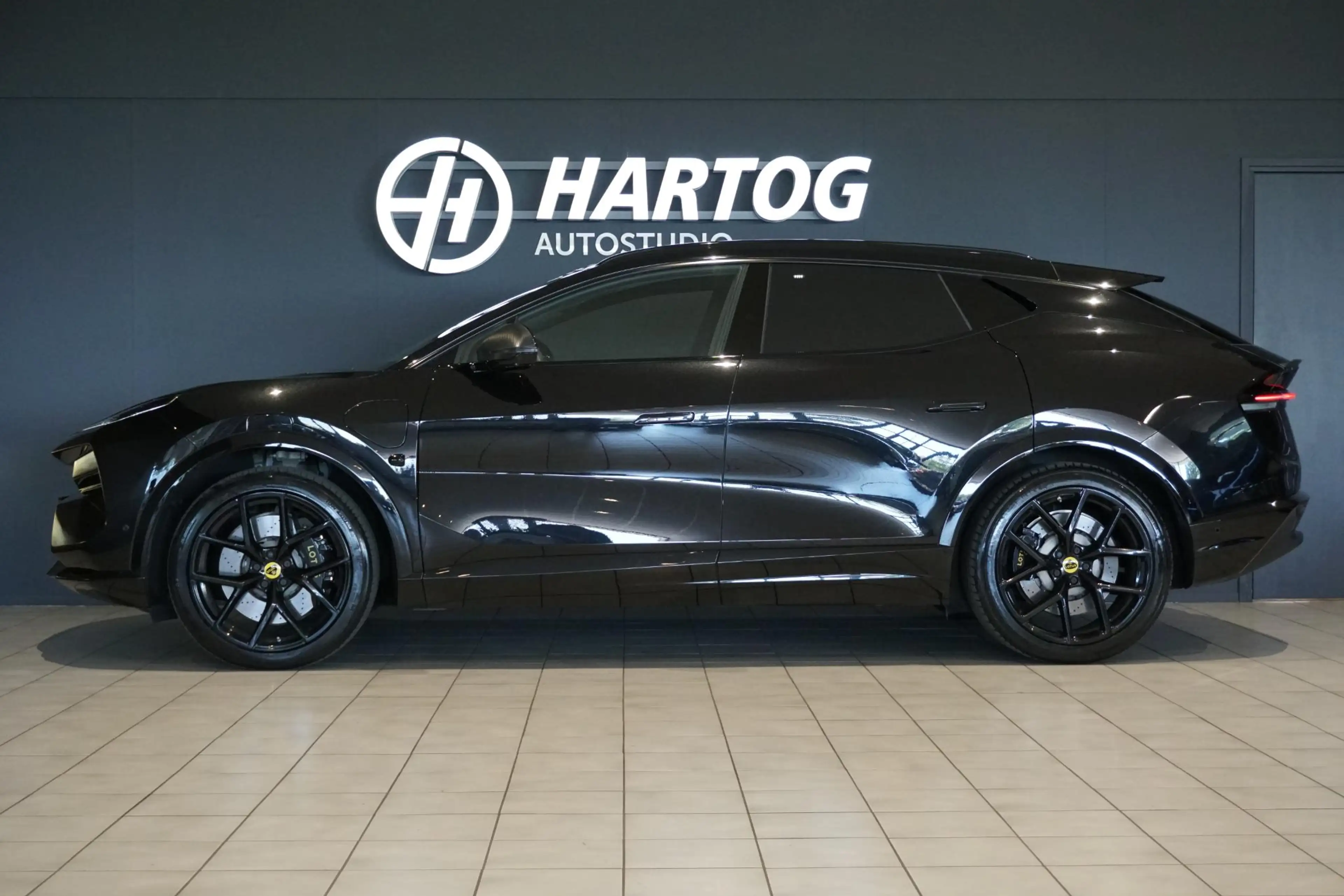 Lotus Eletre EDS 450 4WD 112 kWh 612PK + TREKHAAK / 22 INCH / L — photo 5