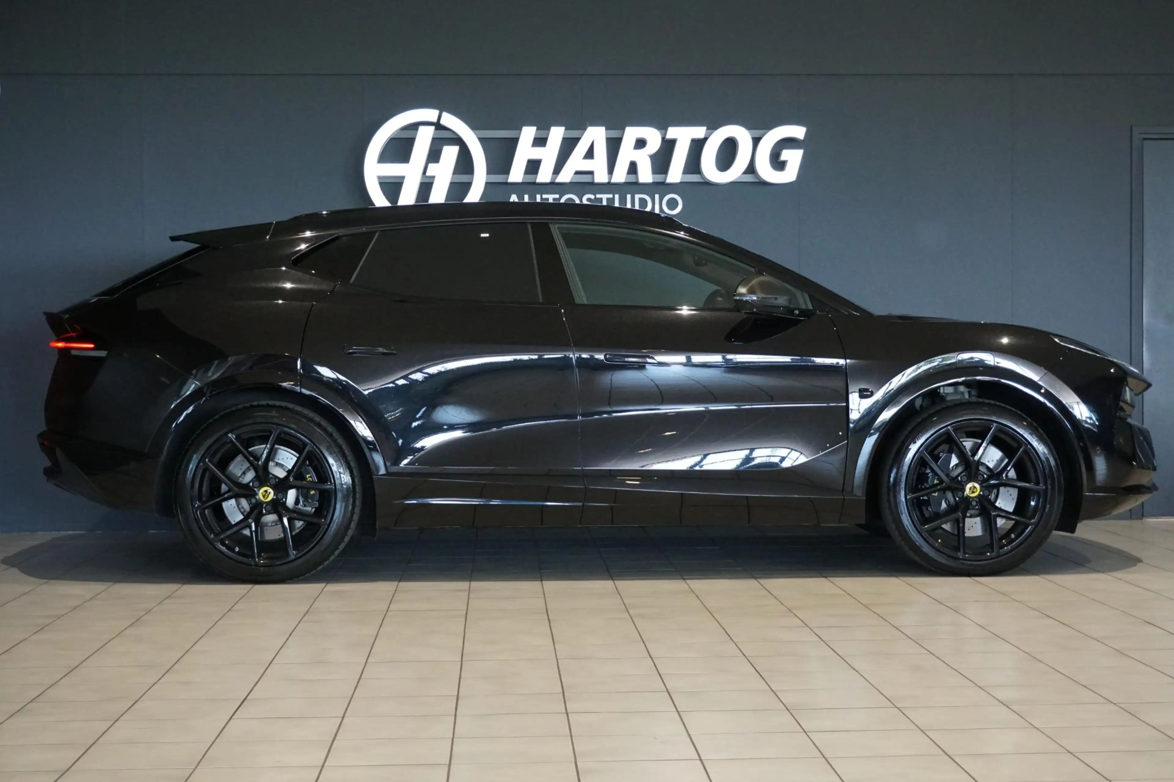 Lotus Eletre EDS 450 4WD 112 kWh 612PK + TREKHAAK / 22 INCH / L — photo 6