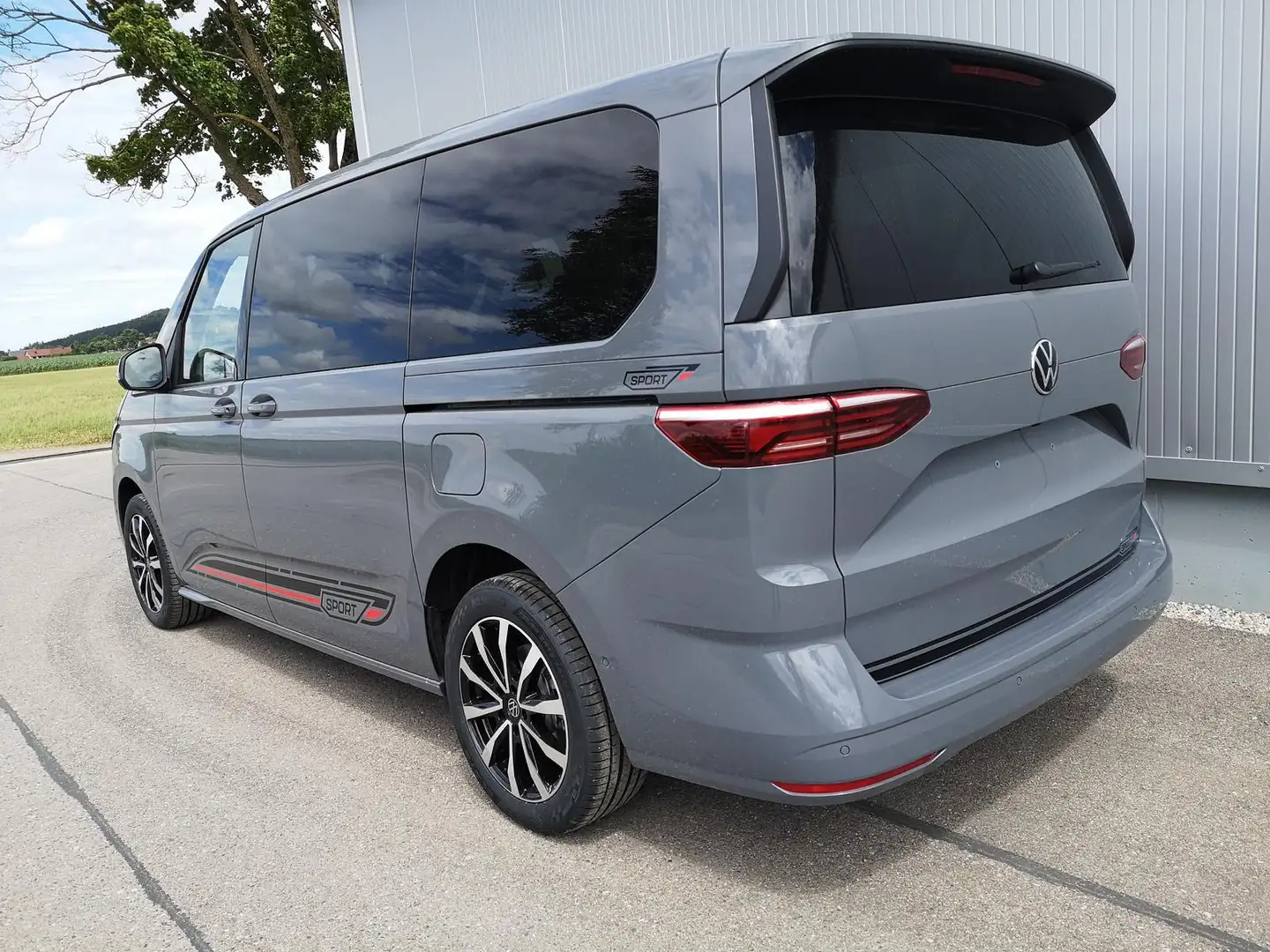Volkswagen T7 Multivan 2.0 TDI LÜ Lite Sport Edition 5 Sitzer 110 kW (... Grau - 2