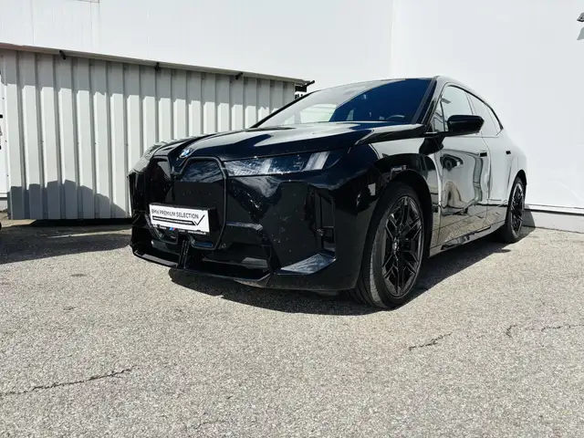 BMW iX xDrive45
