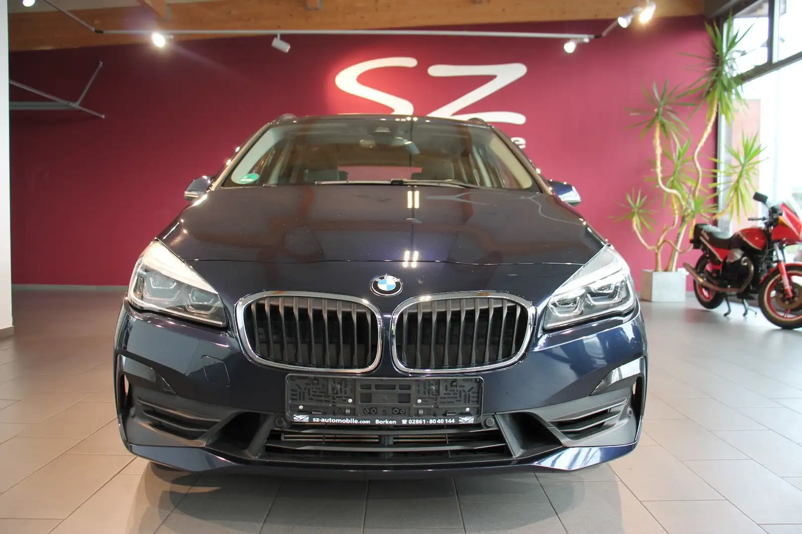 BMW 220 Navi LED AHK Leder Pano Blau - 2