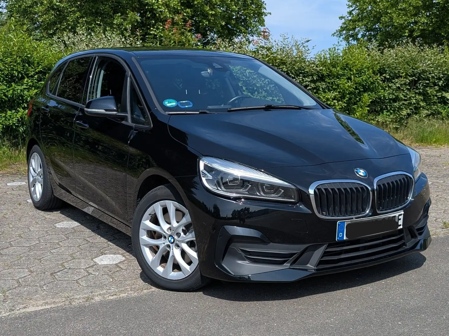 BMW 225 xe Active Tourer Schwarz - 2