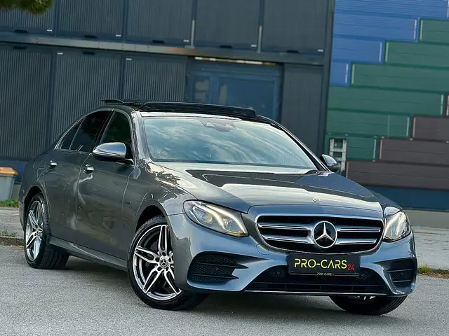 Mercedes-Benz E 350 e PHEV // AMG-Line // PANORAMADACH // GARANTIE