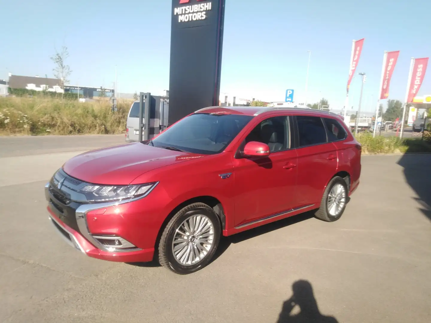 Mitsubishi Outlander 2.4i 4WD PHEV Instyle SDA-NAV Rouge - 1
