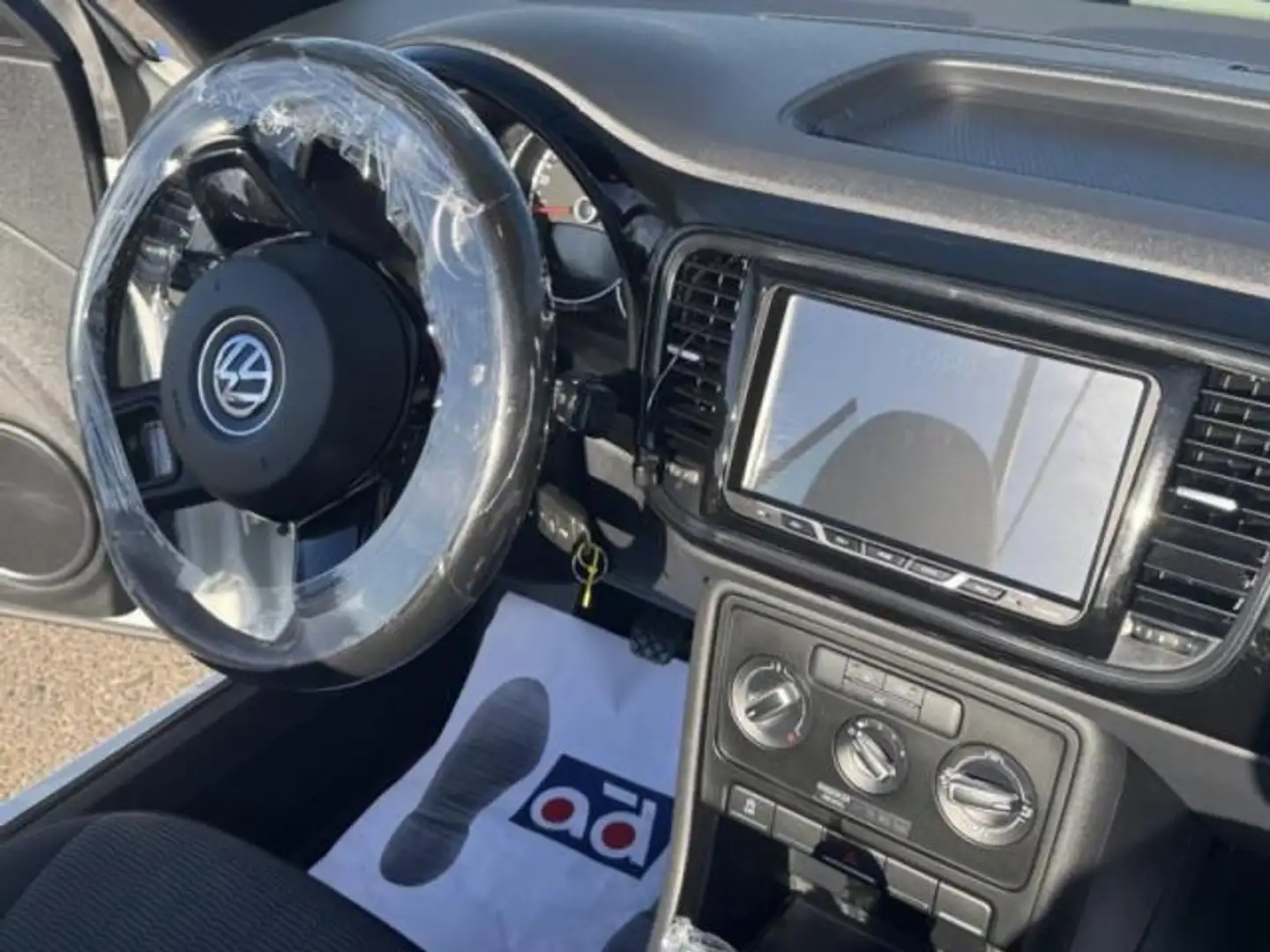 Volkswagen Beetle -  - Cabrio 2.0 TDI BMT 110 CV Weiß - 2