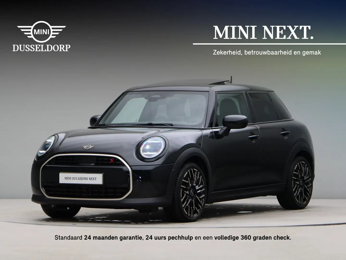 MINI Cooper S 5-deurs Favoured Pakket M Zwart - 1