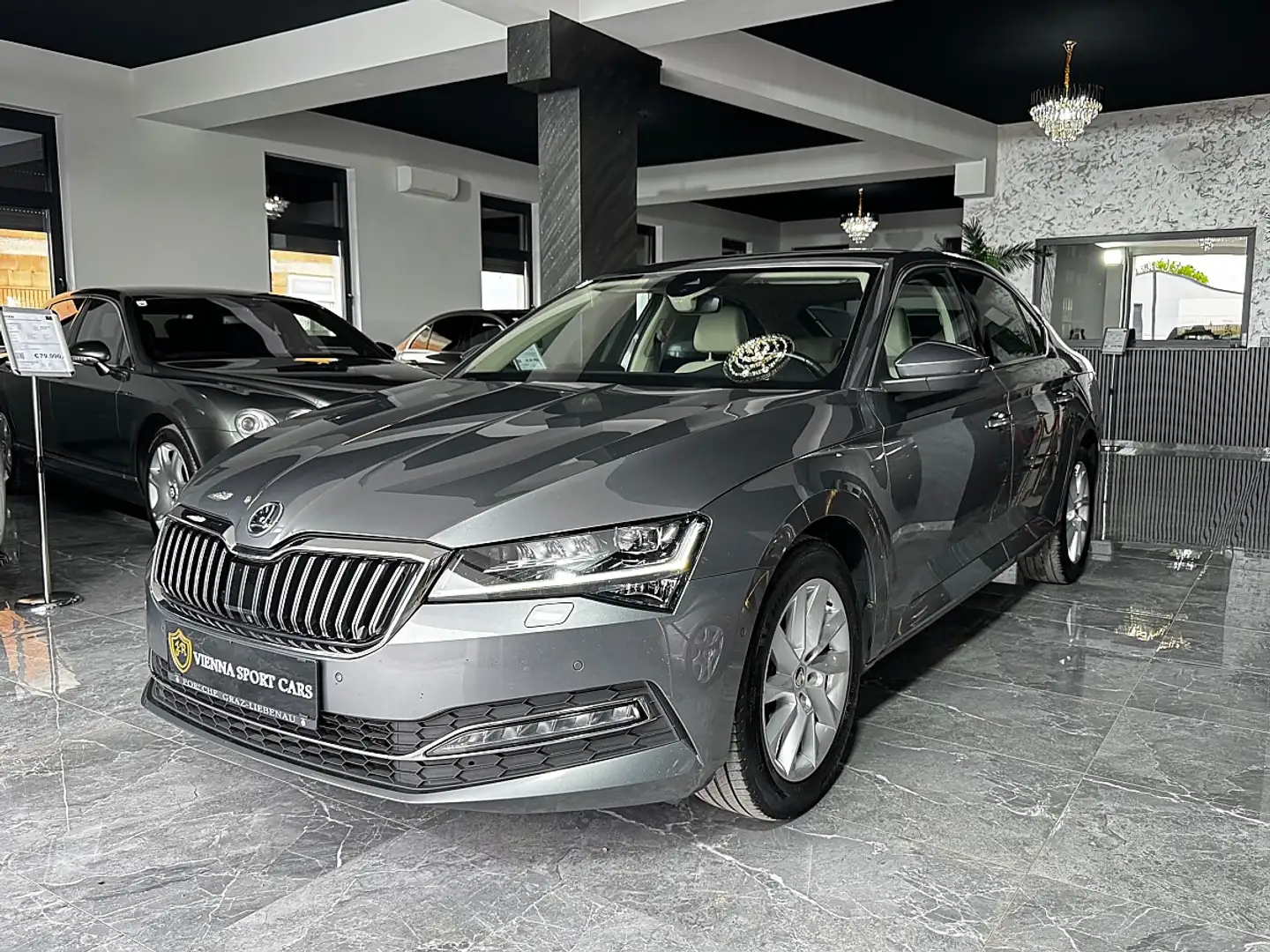 Skoda Superb 2,0 TDI Style DSG*1-Besitz*Voll* Grau - 2