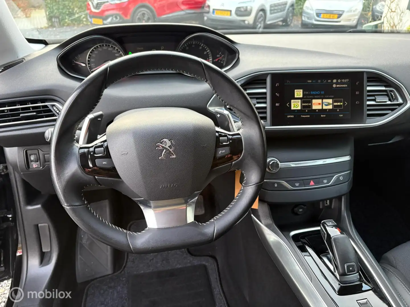 Peugeot 308 1.2 PureTech Allure | AUTOMAAT | NAVI | 5DRS | Schwarz - 2