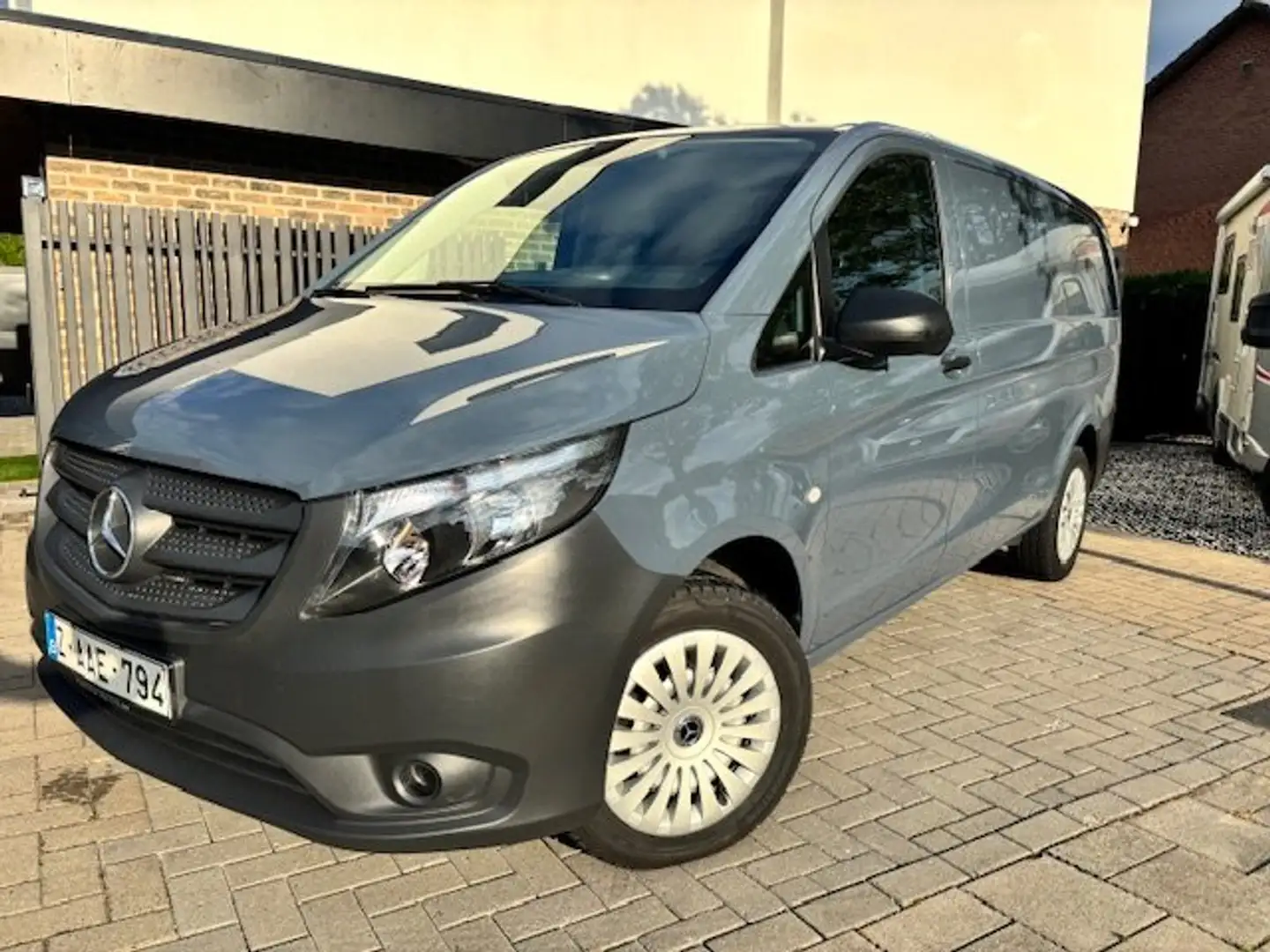 Mercedes-Benz Vito 100% elektrisch | 3ZIT | A2 | apple carplay | BTW Grijs - 1