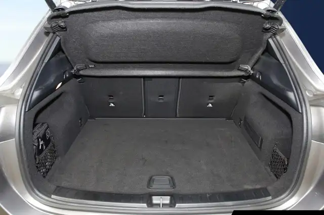 Mercedes-Benz GLA view 15