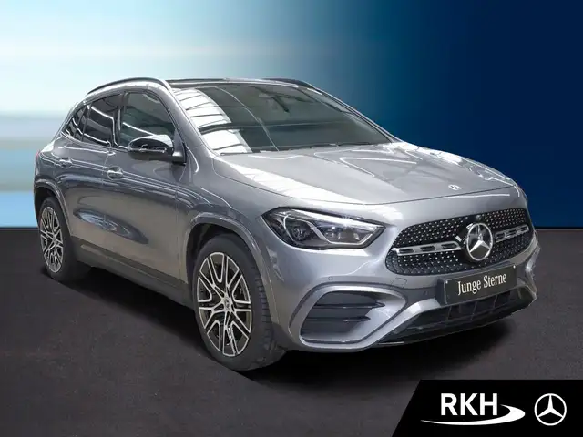 Mercedes-Benz GLA view 2