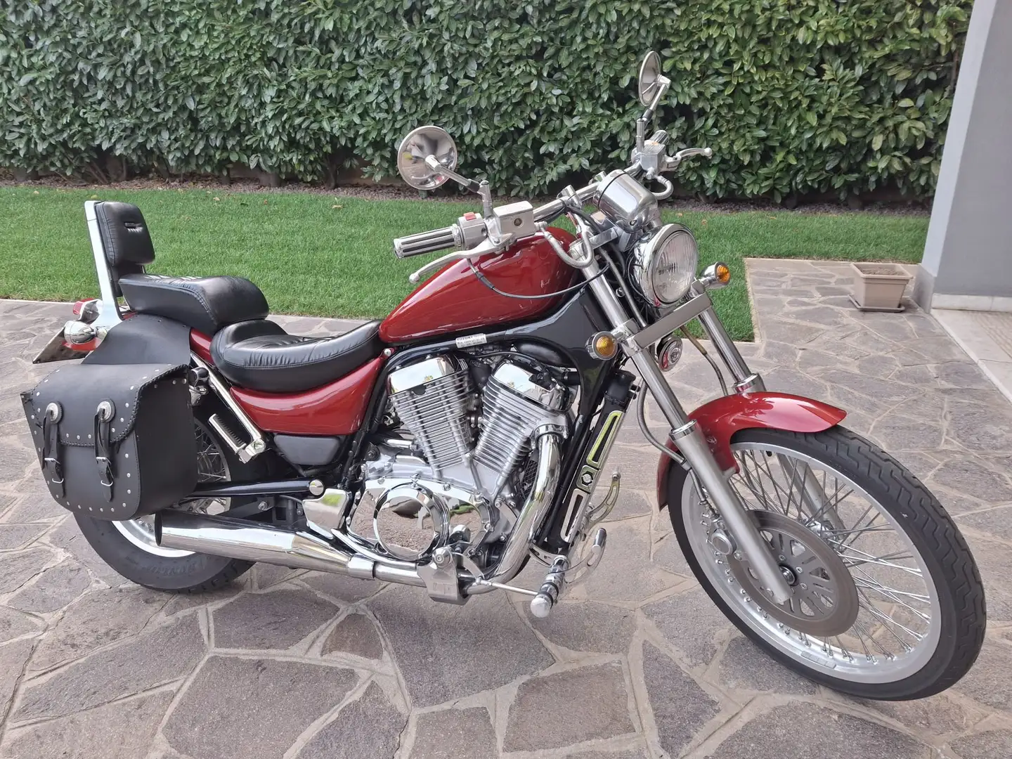 Suzuki VS 600 Intruder Rood - 1