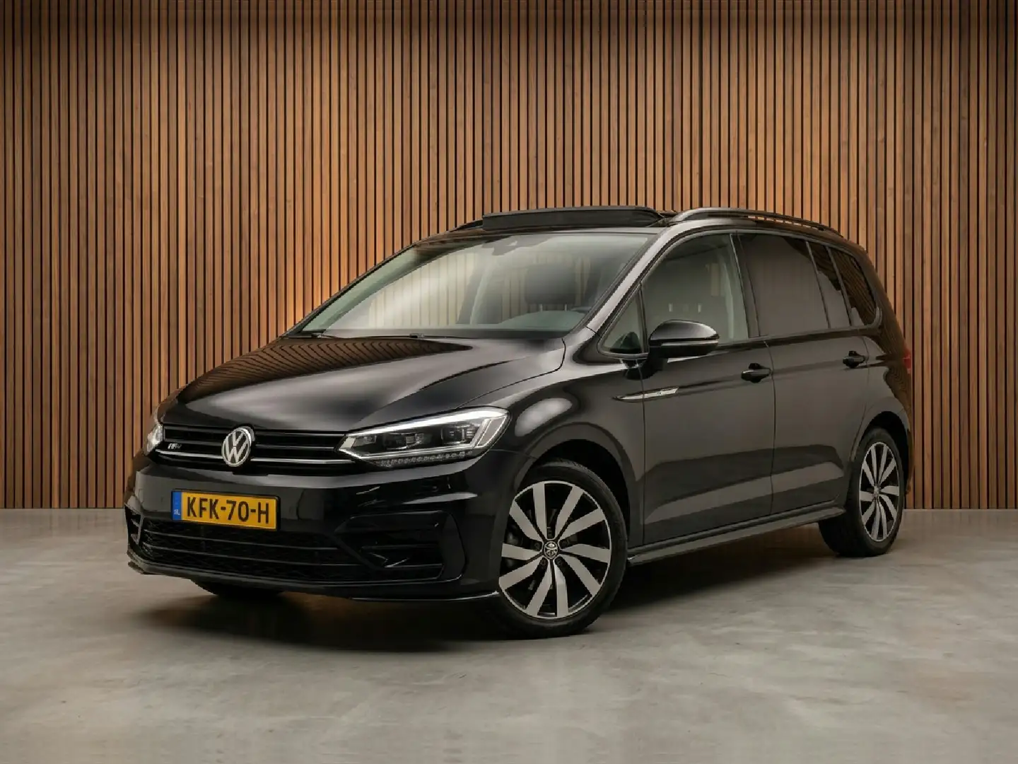 VOLKSWAGEN Touran