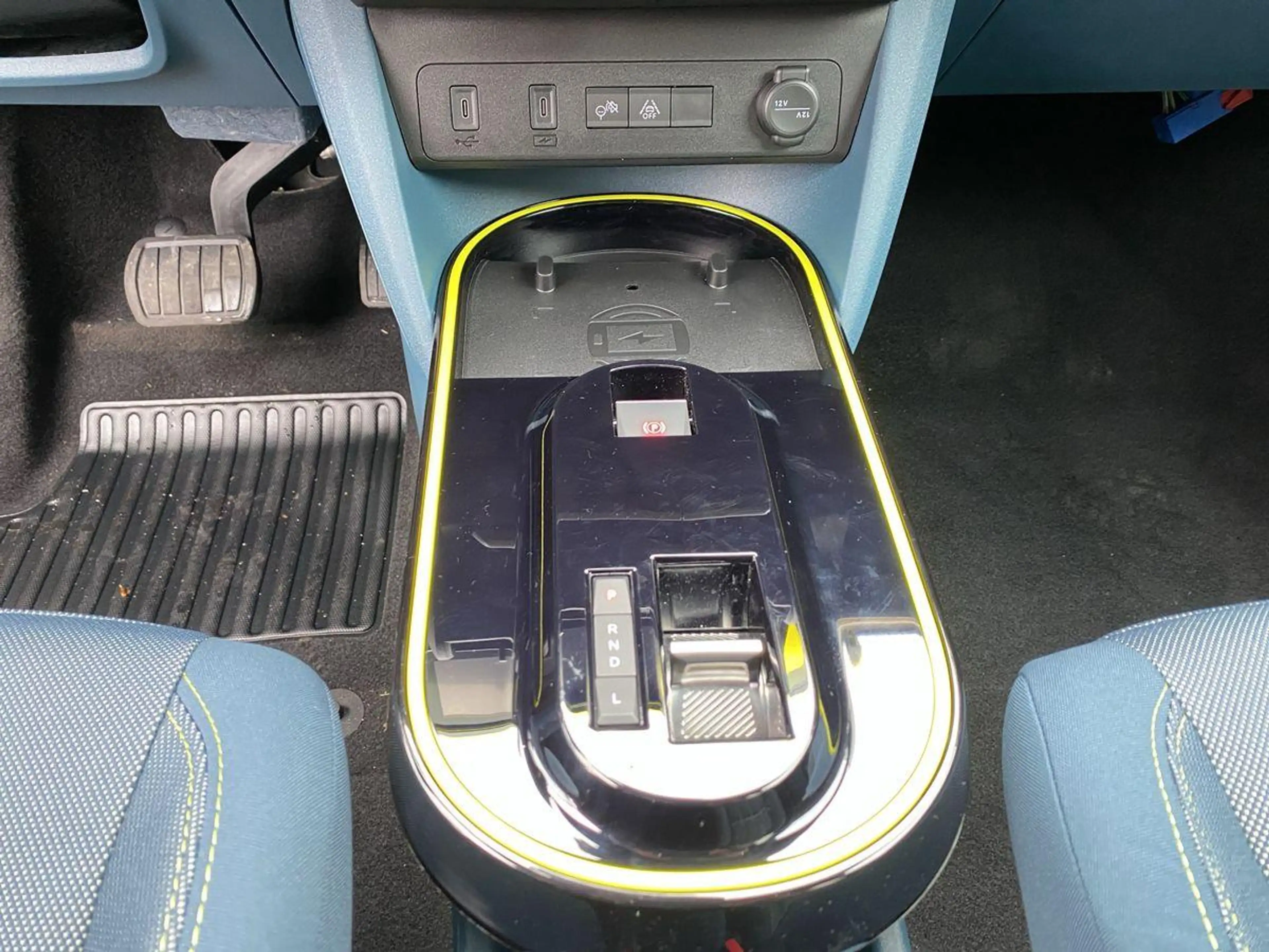 Fiat Grande Panda La Prima Hybrid Winterpaket LED — photo 13