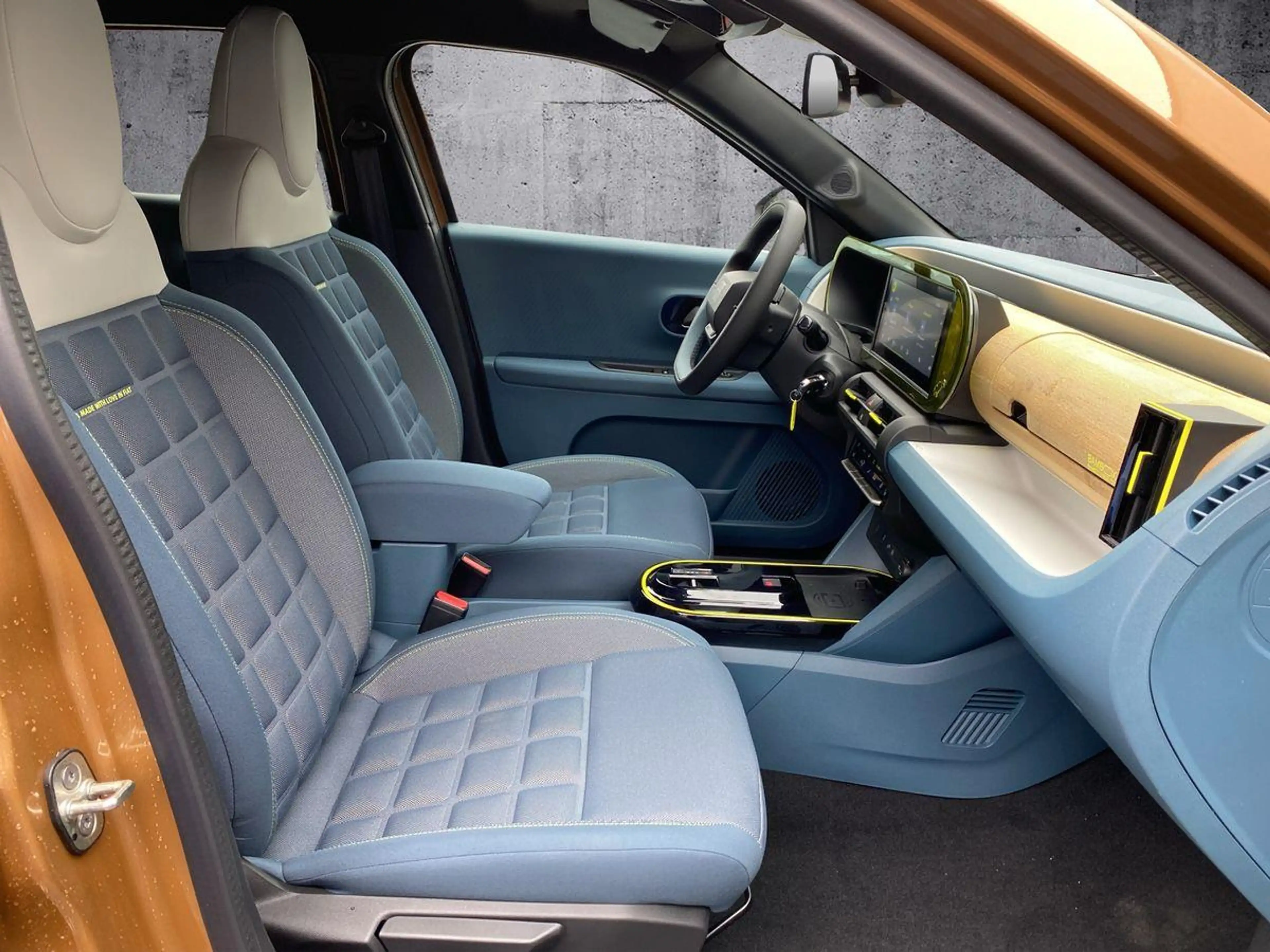 Fiat Grande Panda La Prima Hybrid Winterpaket LED — photo 7