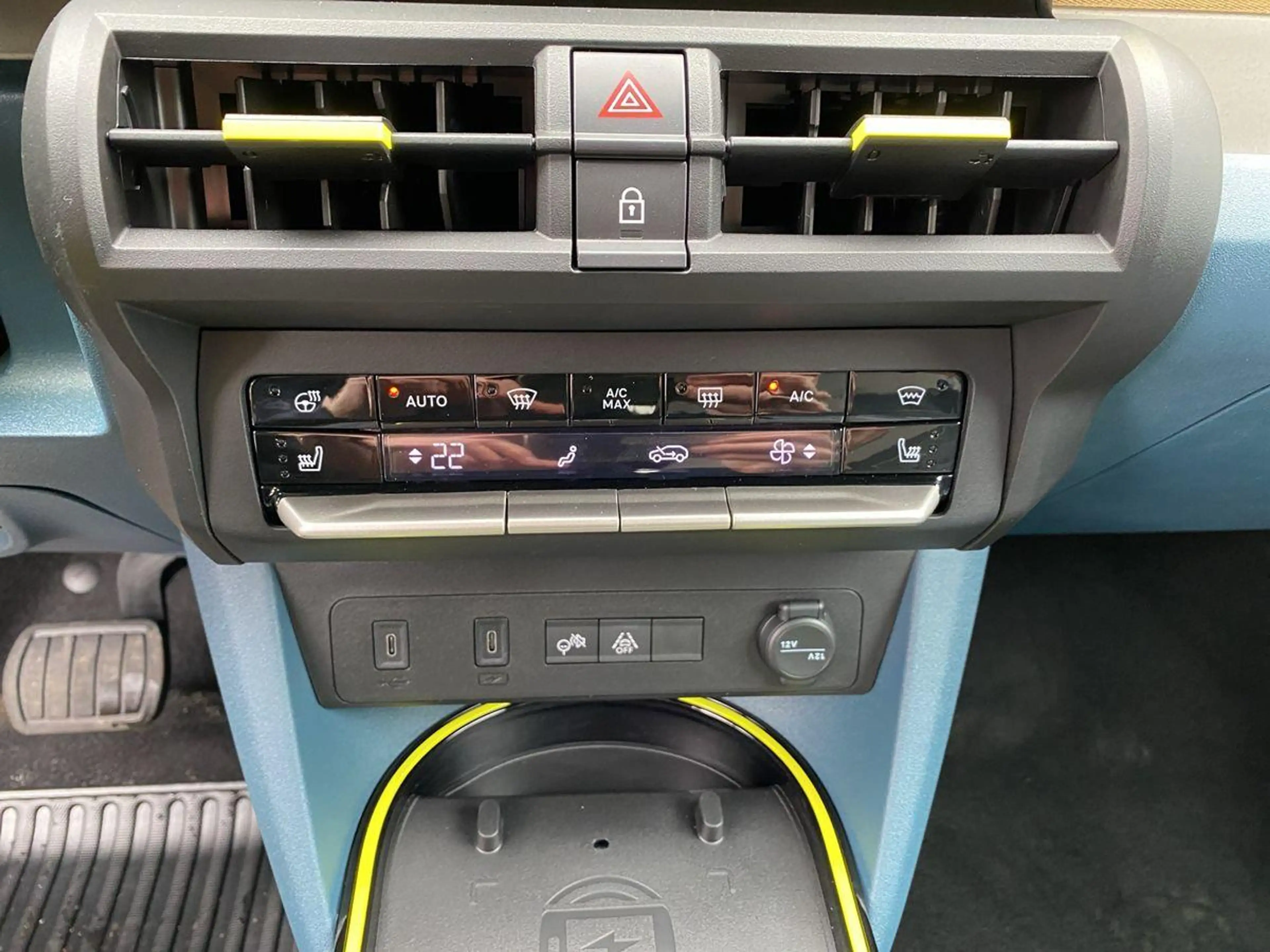 Fiat Grande Panda La Prima Hybrid Winterpaket LED — photo 10