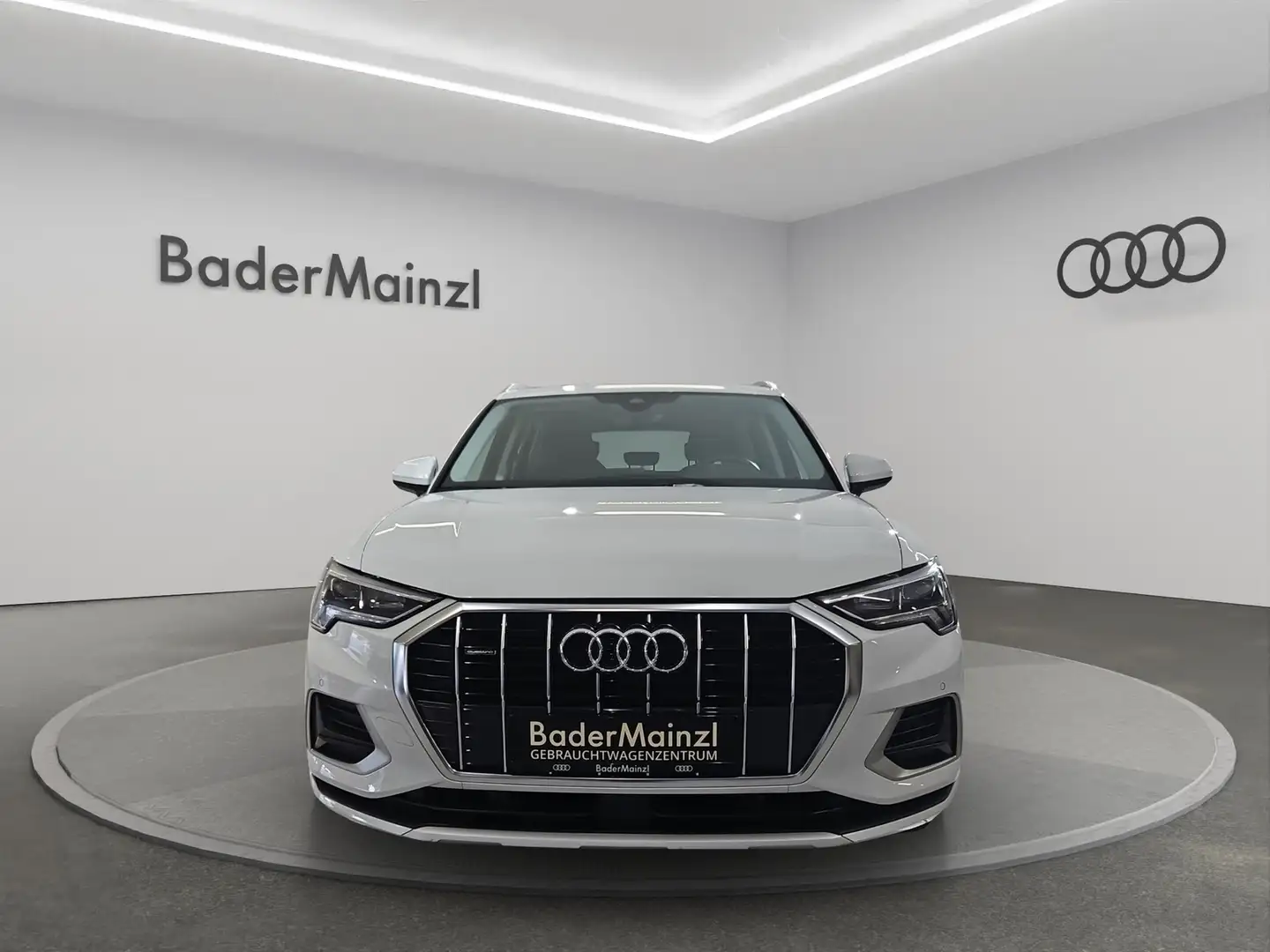 Audi Q3 2.0 TFSI quattro Navi LED SHZ Weiß - 2