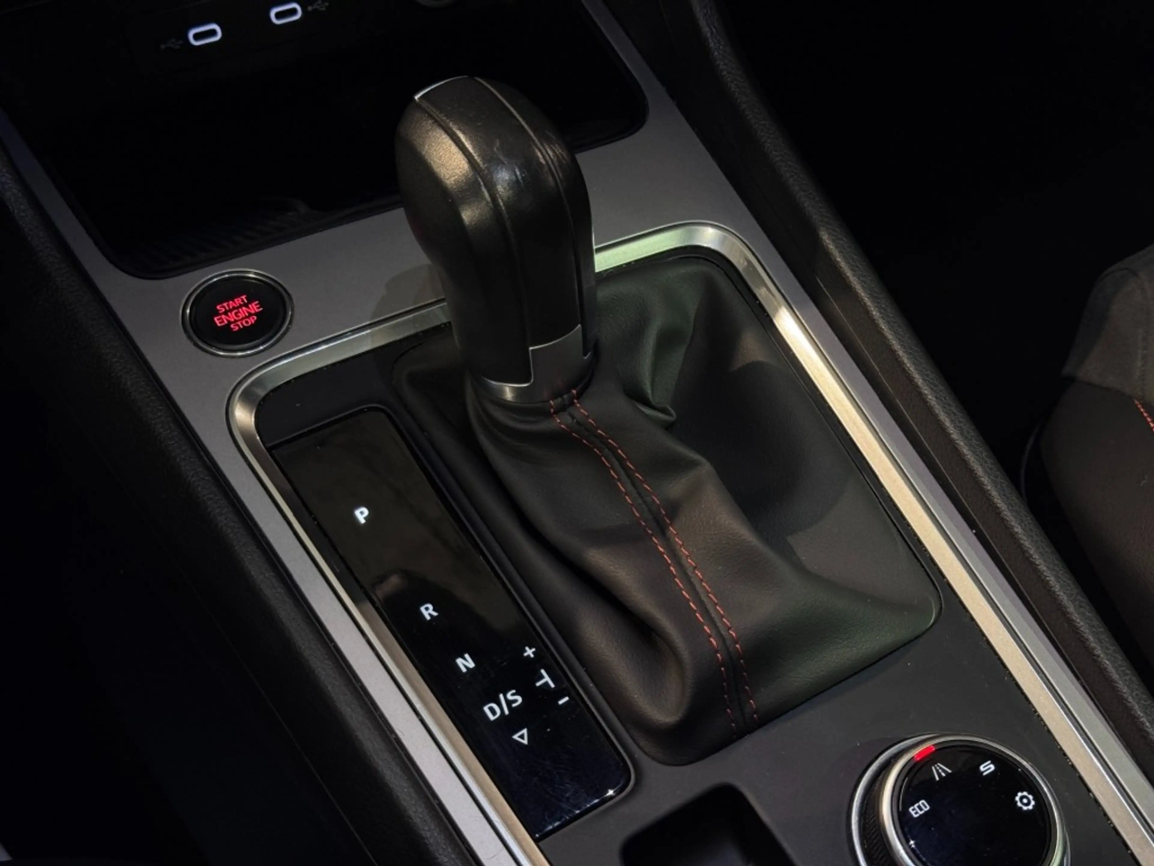 SEAT Ateca 1.5 TSI FR Business Intense Pano Trekhaak Standka — photo 41