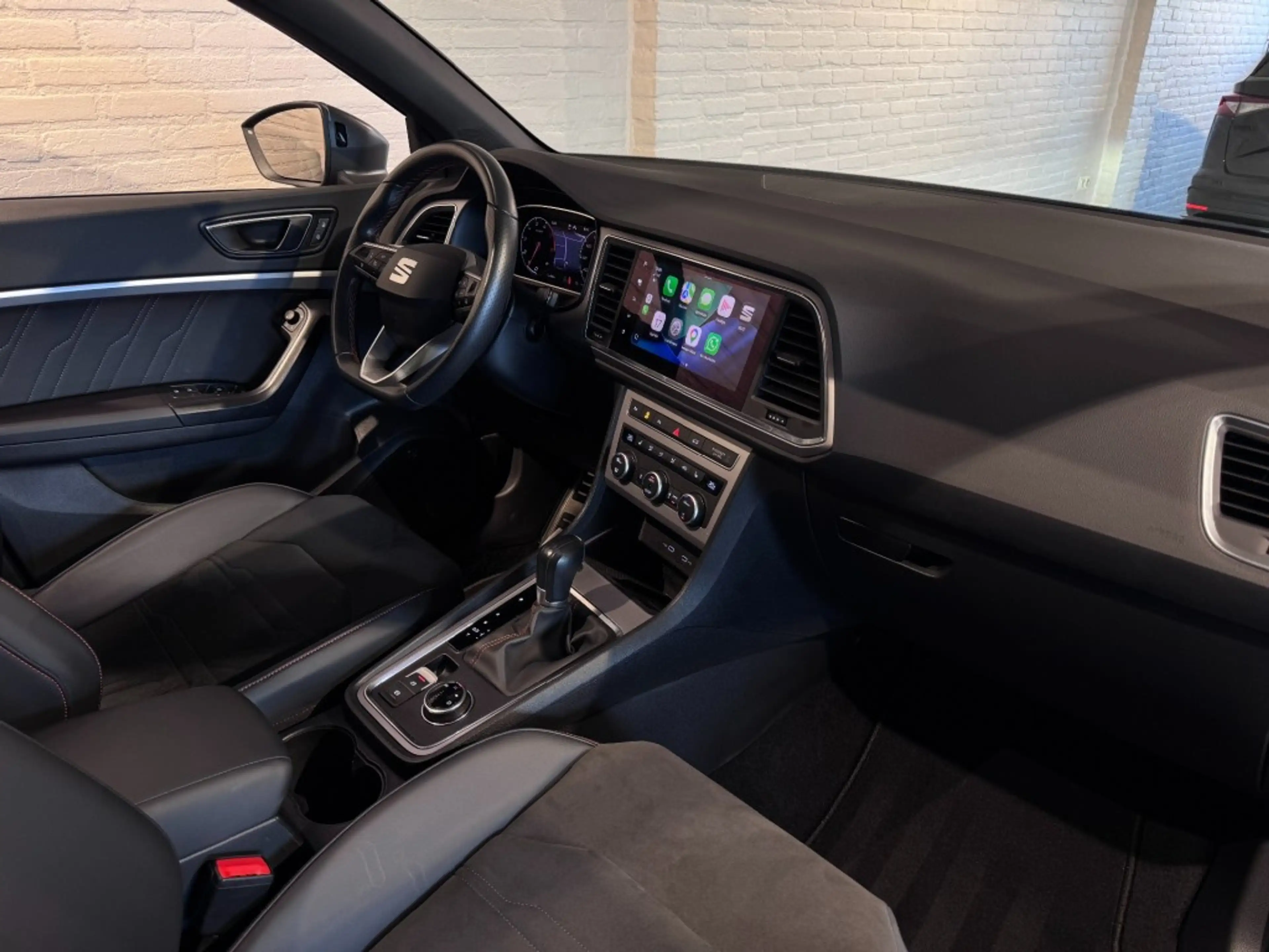 SEAT Ateca 1.5 TSI FR Business Intense Pano Trekhaak Standka — photo 2