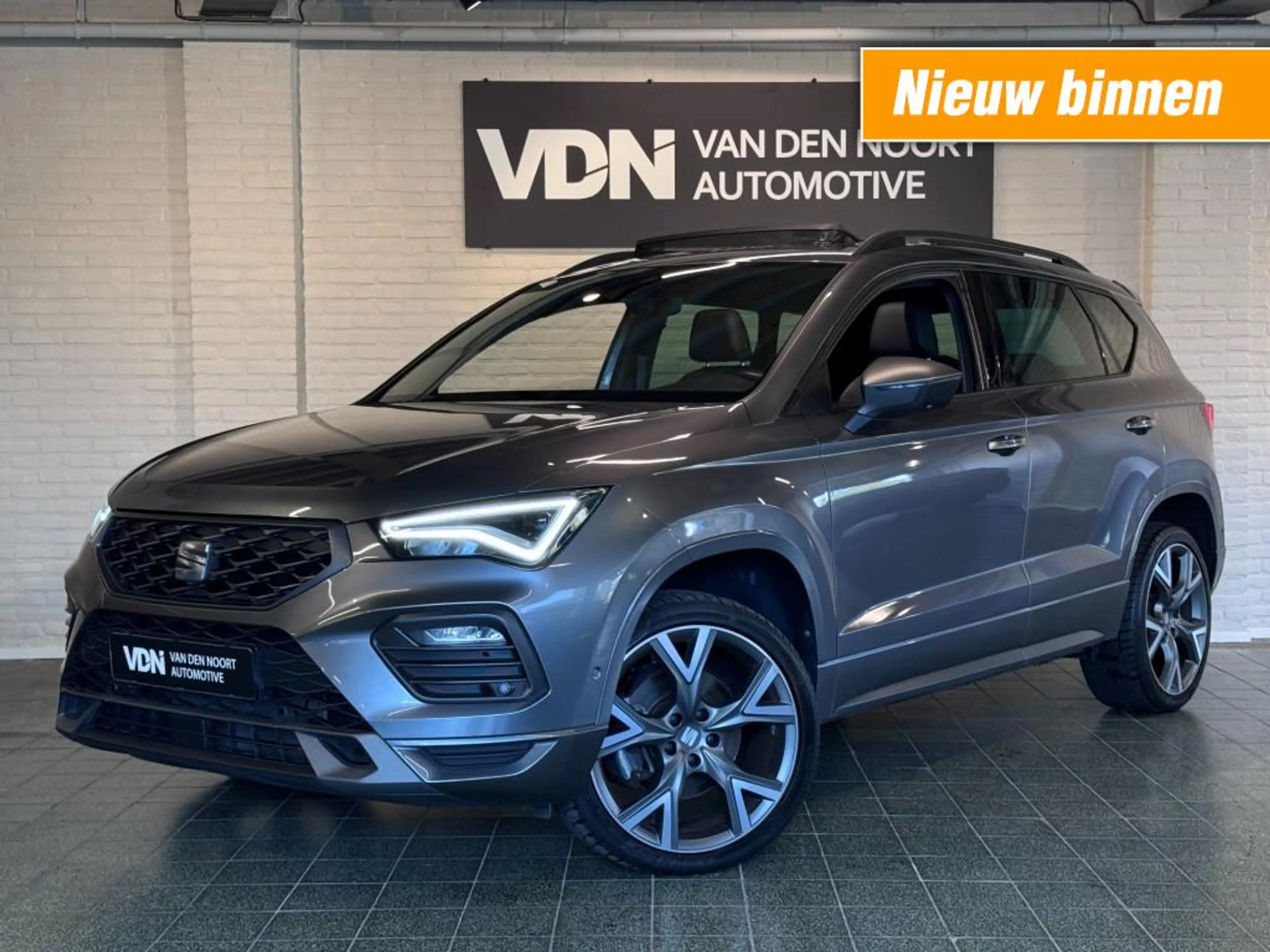SEAT Ateca 1.5 TSI FR Business Intense Pano Trekhaak Standka