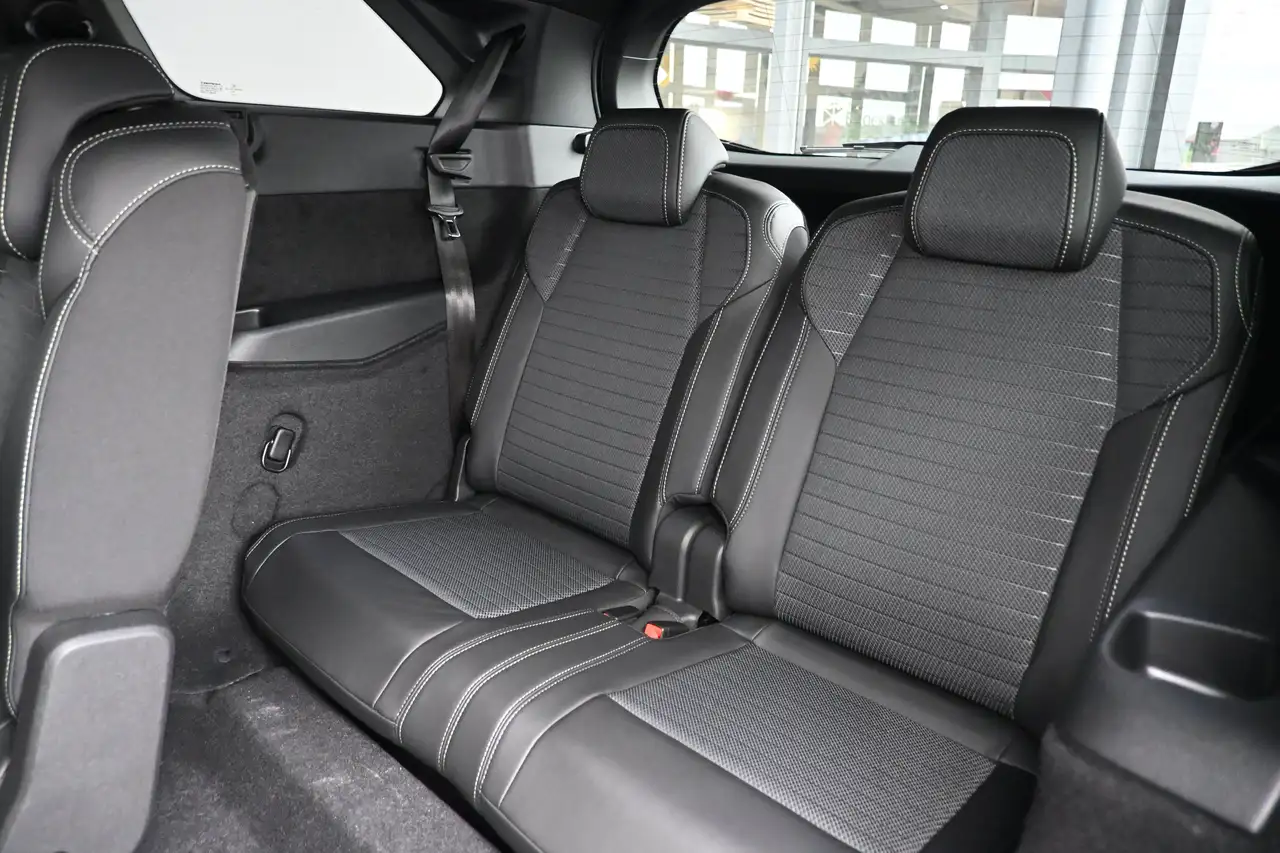 Peugeot 5008 2026 — фото 12