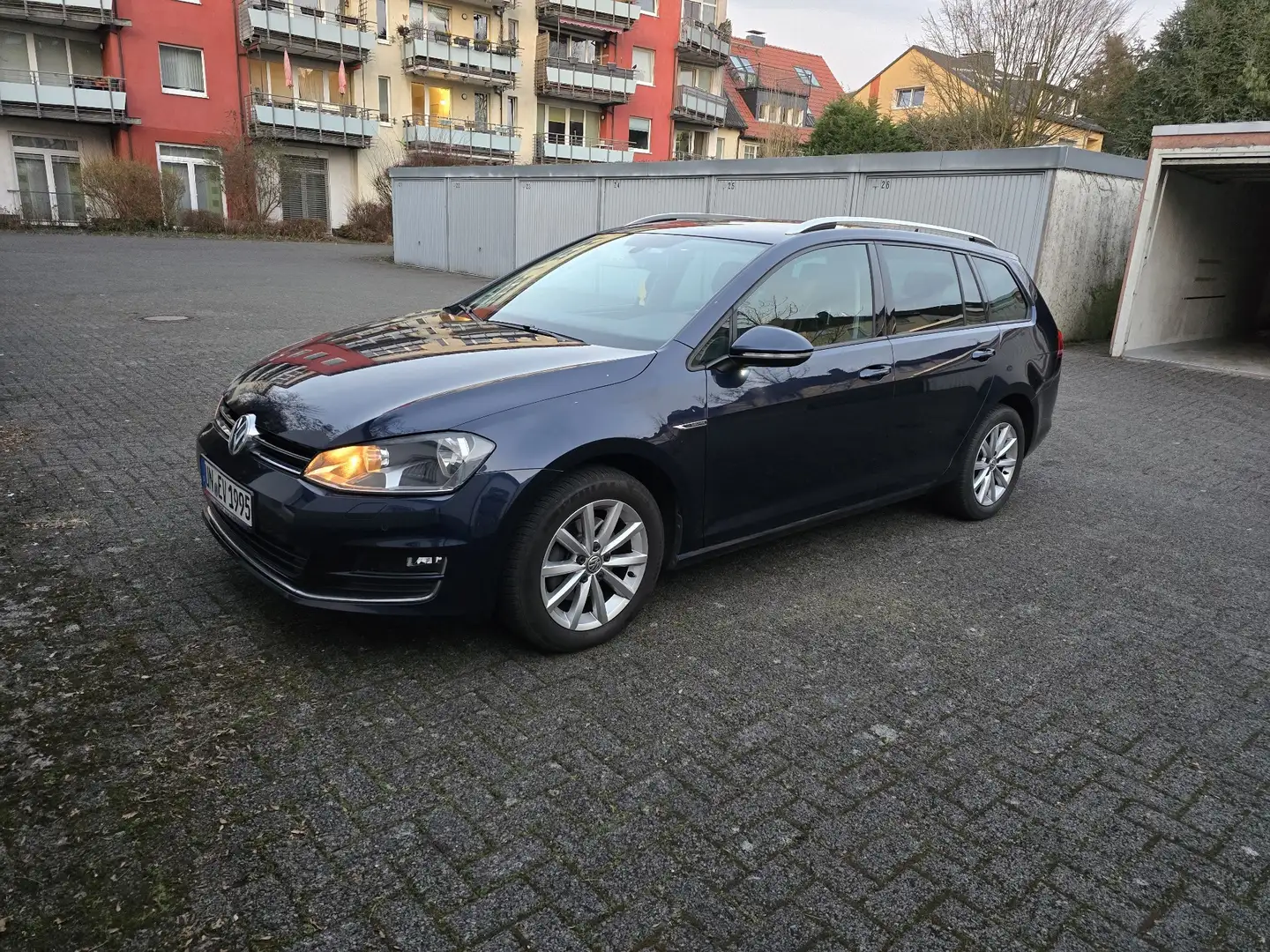 Volkswagen Golf Variant Lounge BMT 1.6 TDI Blau - 1