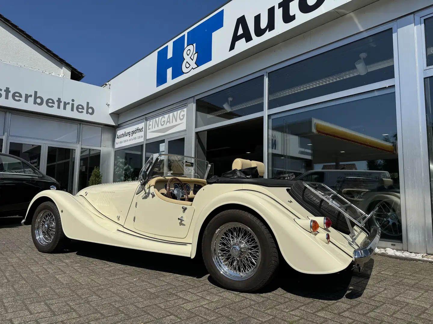 Morgan Plus 4 Beige - 1