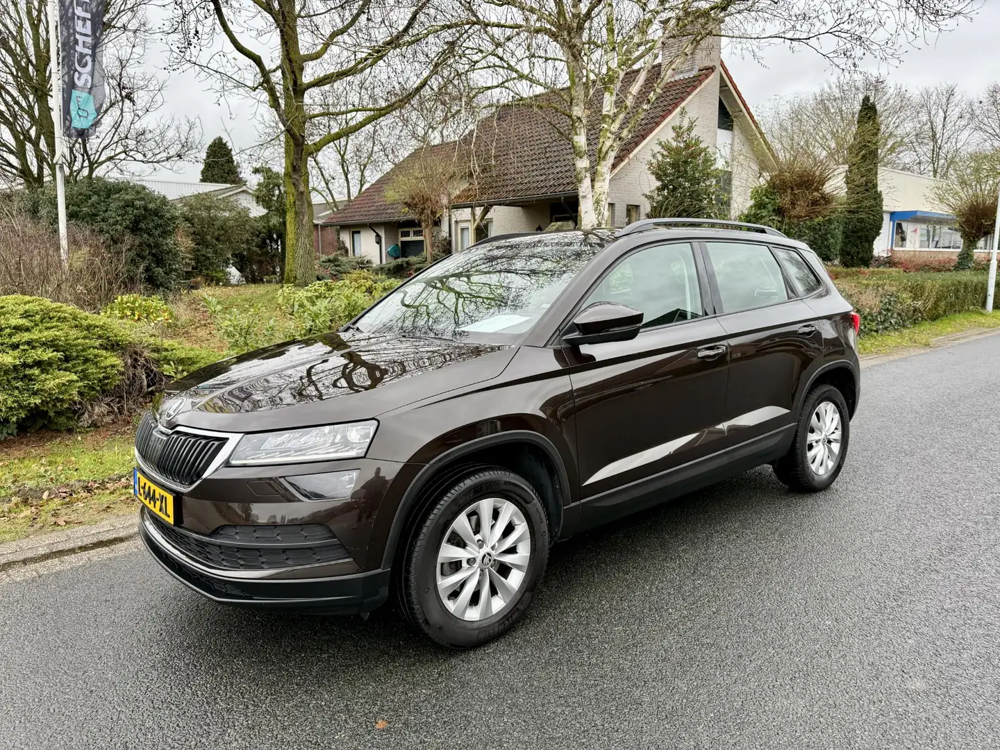 Skoda Karoq 1.5 TSI 150PK DSG•Trekhaak Bruin - 1