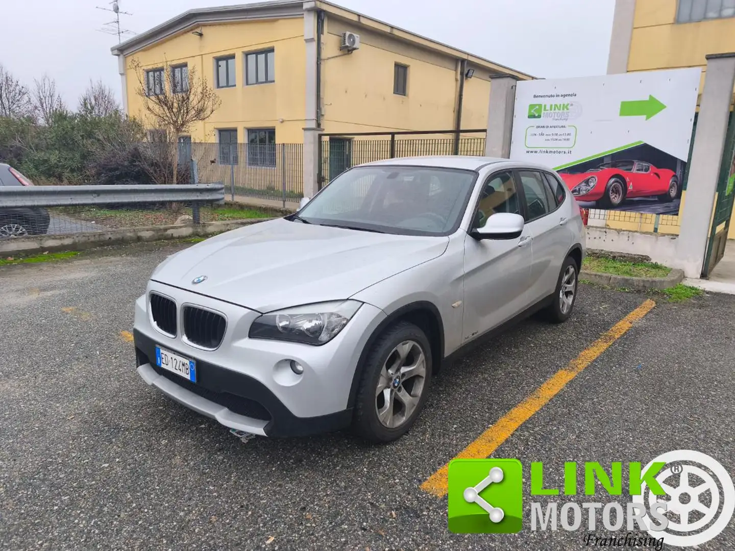 BMW X1 xDrive18d Futura Grau - 1