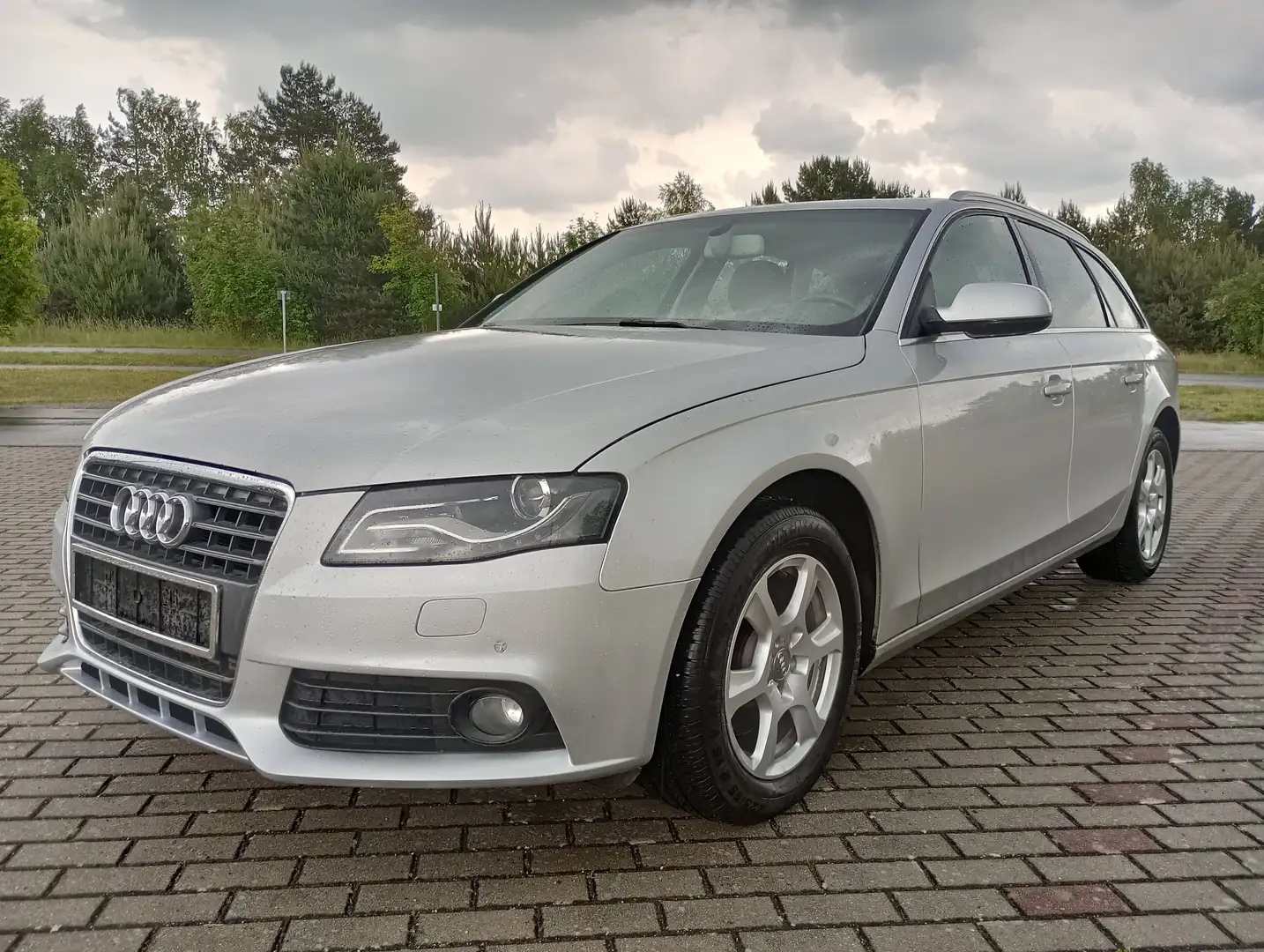 Audi A4 2,0 Tfsi Abente Stříbrná - 1