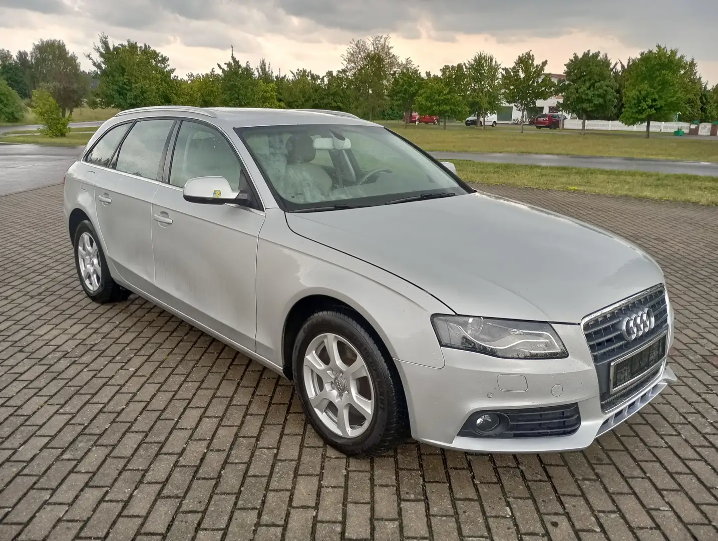 Audi A4 2,0 Tfsi Abente Stříbrná - 2