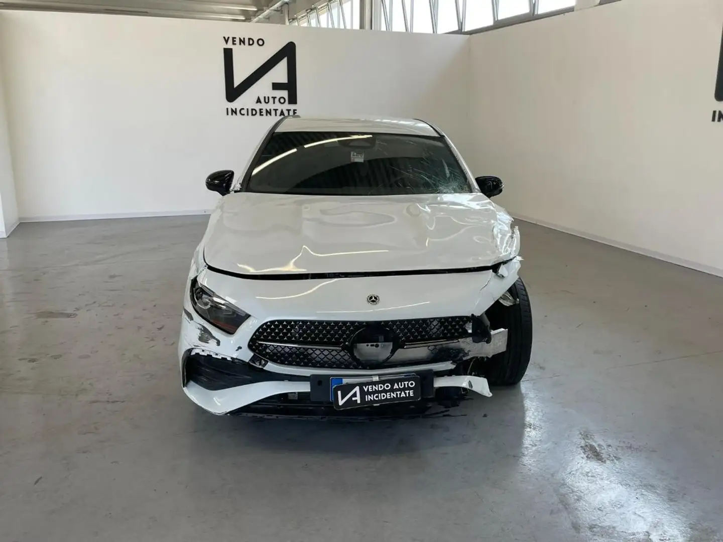Mercedes-Benz A 180 D AMG LINE PREMIUM Bianco - 2