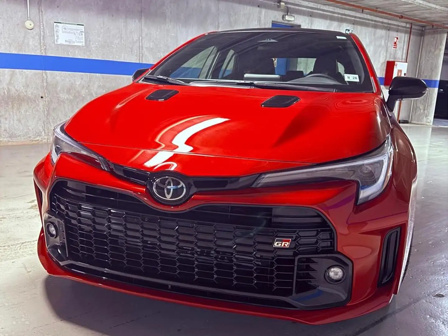 Toyota Corolla GR CIRCUIT EDITION Rojo - 2