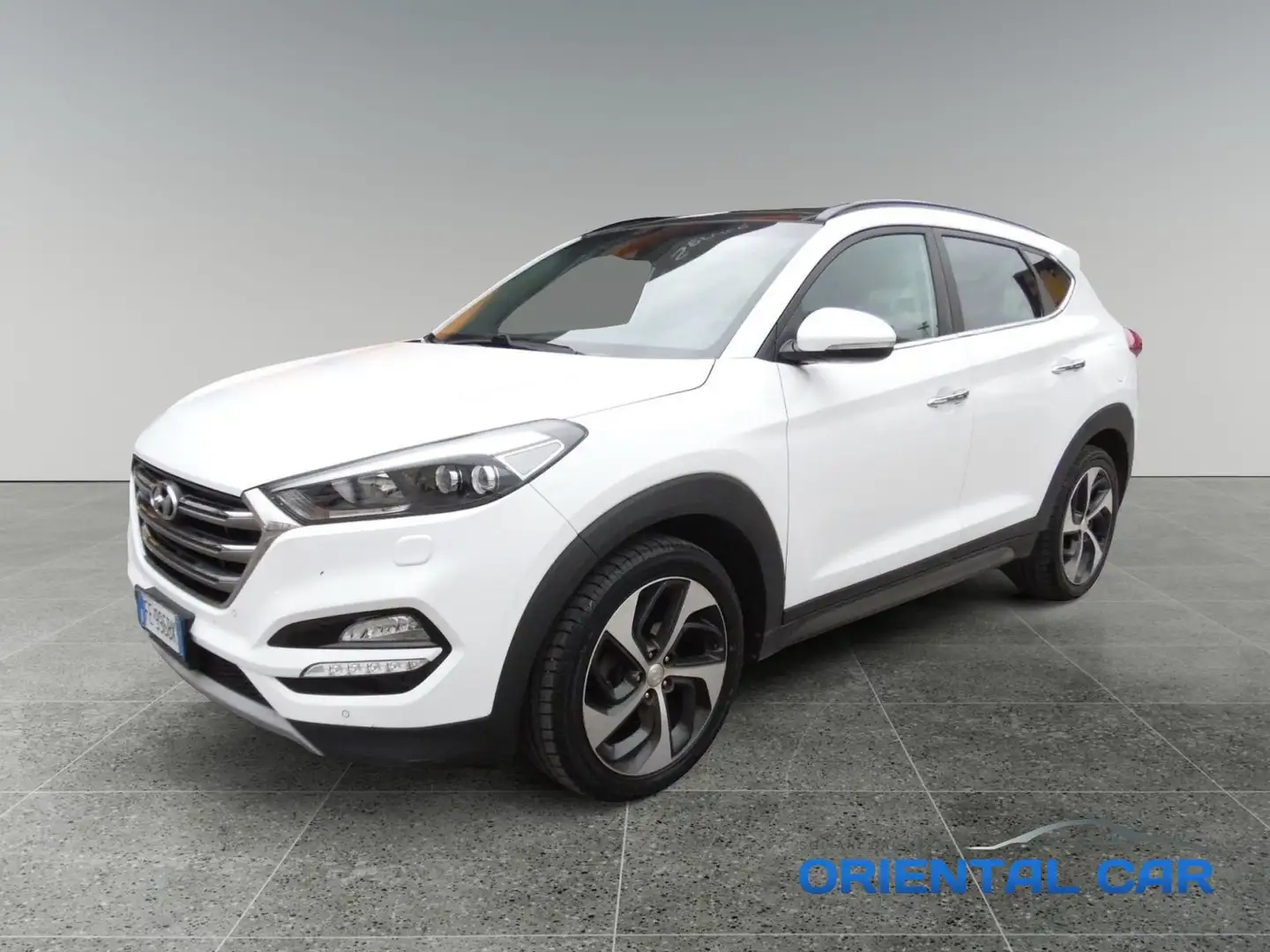 Hyundai TUCSON Tucson 1.7 CRDi DCT XPossible + CERCHI DA 19" + T Weiß - 2