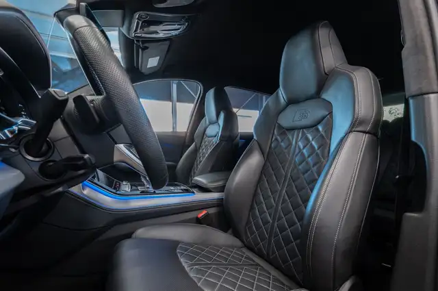 Audi Q7 view 14