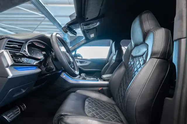 Audi Q7 view 13