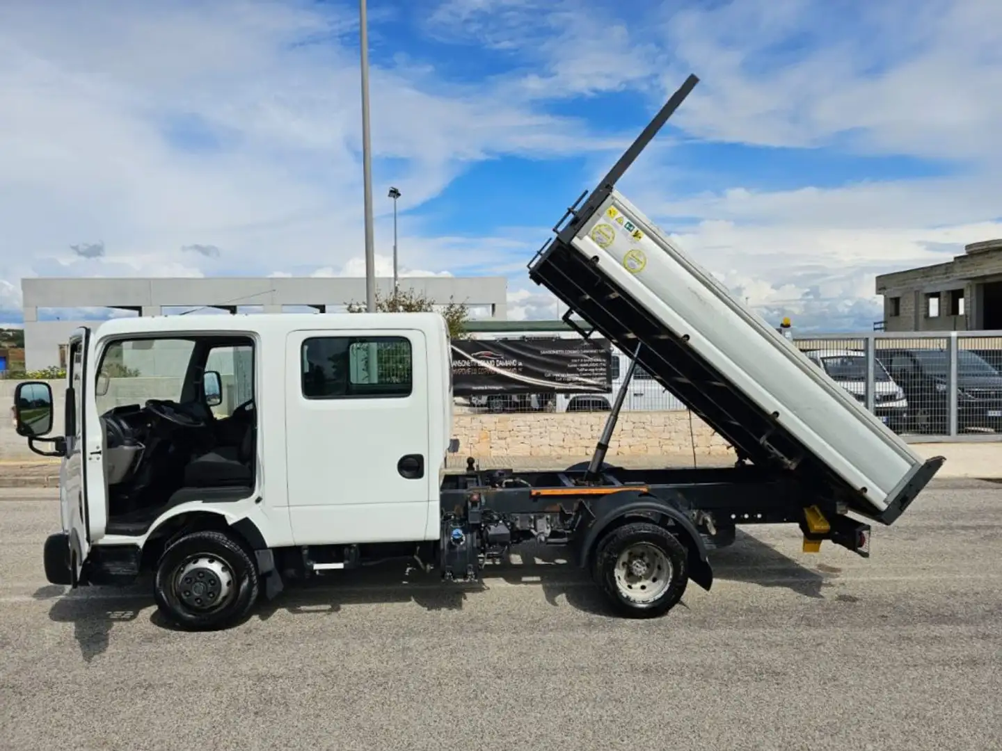 Nissan Cabstar NT400 35 130CV RG DOPPIA CABINA CASSONE RIBALTABIL Bianco - 1