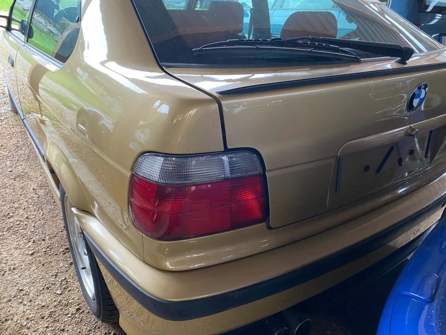 BMW 323 Compact Gold - 2
