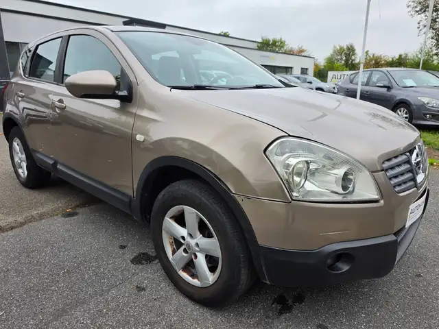 Nissan Qashqai view 2