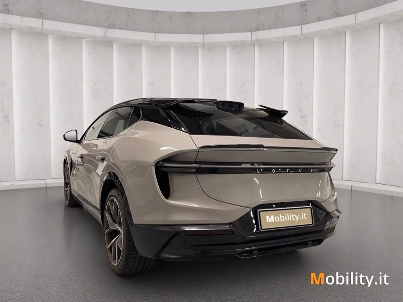 Lotus Eletre 2025