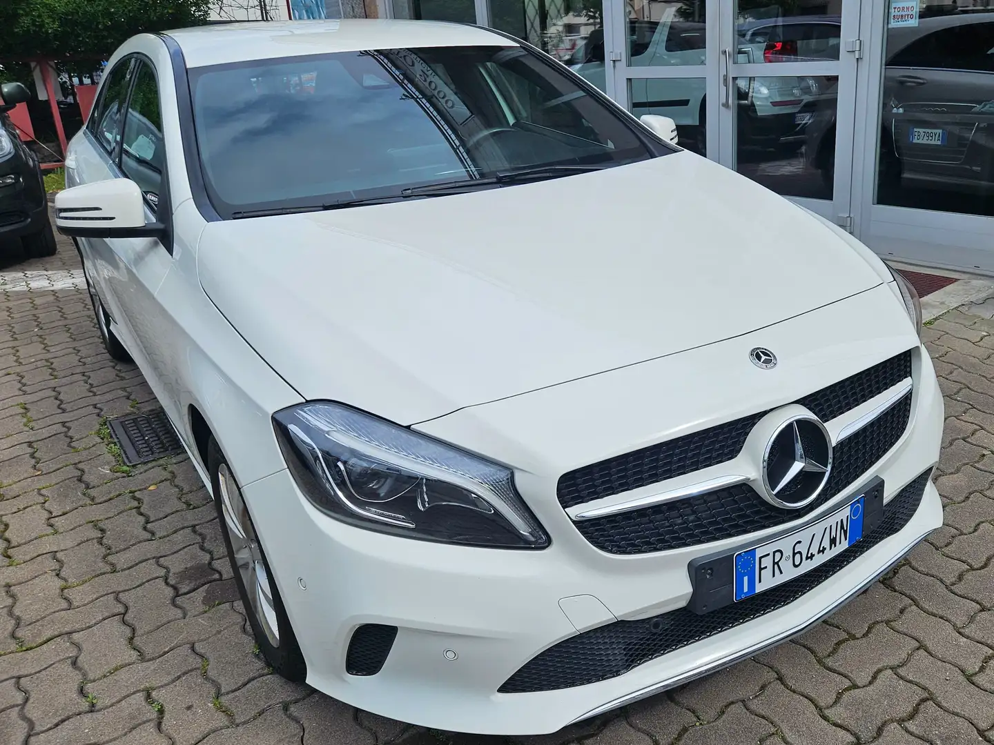 Mercedes-Benz A 180 Sport AUTOMATICO-NAVY-SED.RISC. Blanc - 1