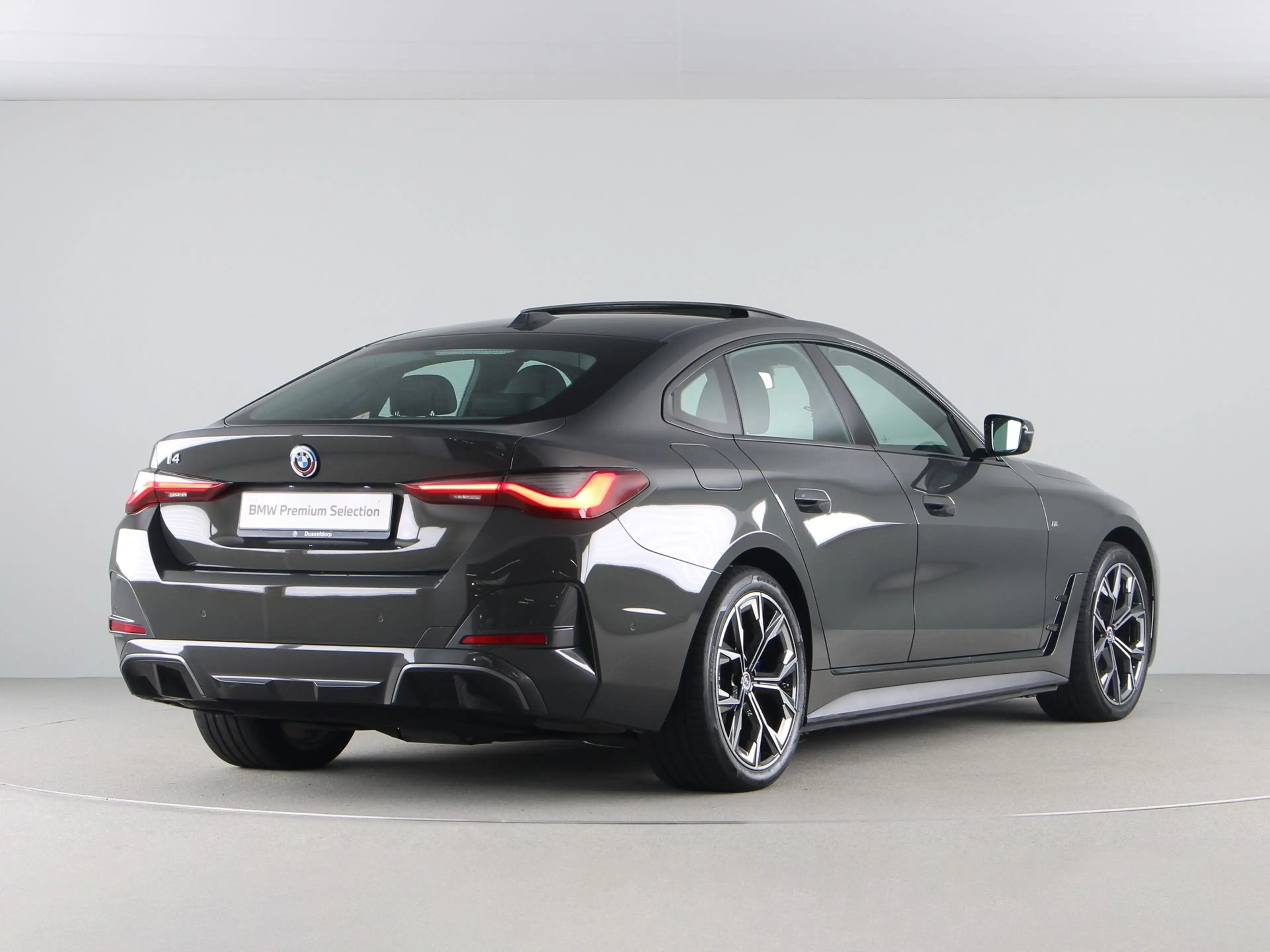 BMW i4 eDrive40 84 kWh M-Sport Pro — photo 9