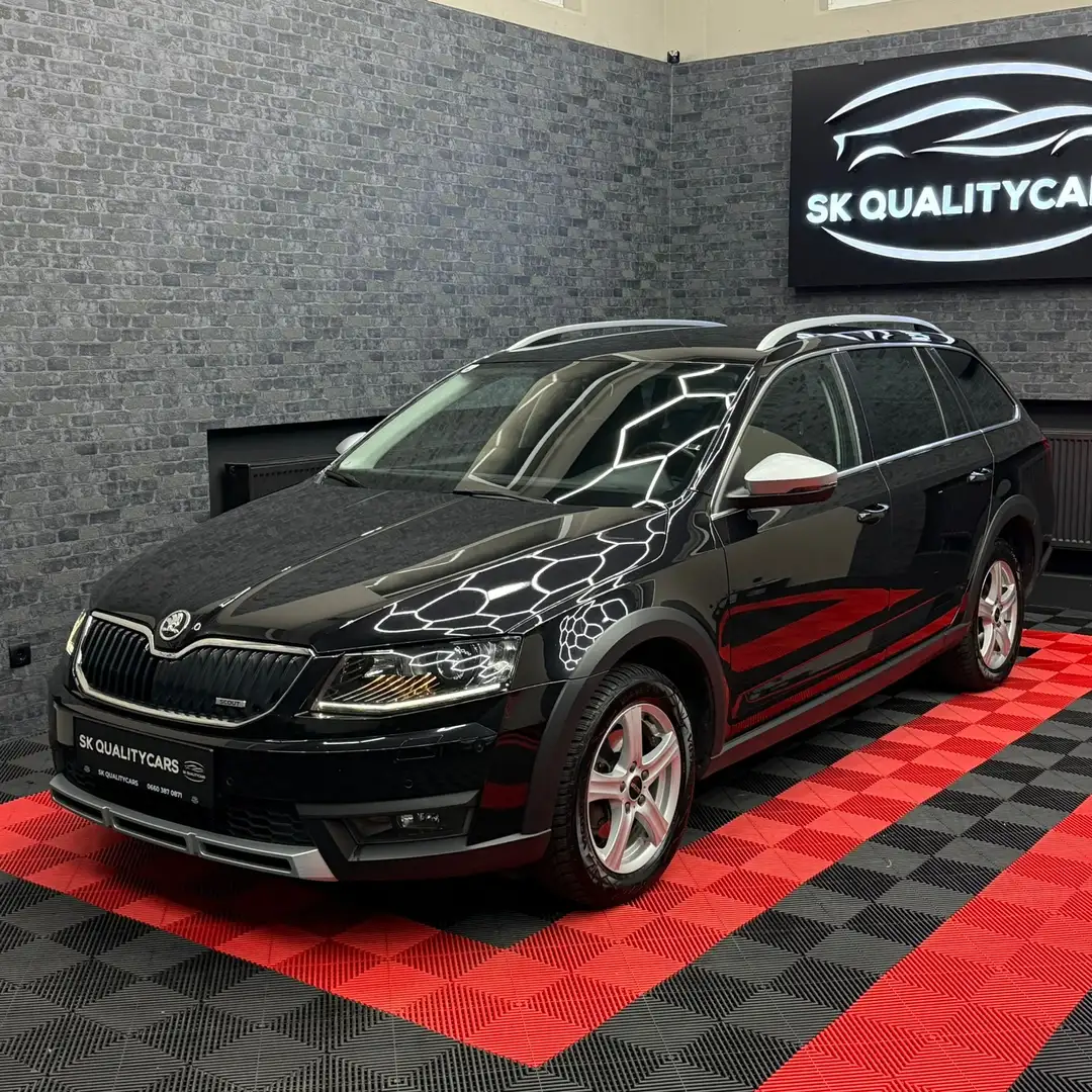 Skoda Octavia Scout Schwarz - 1