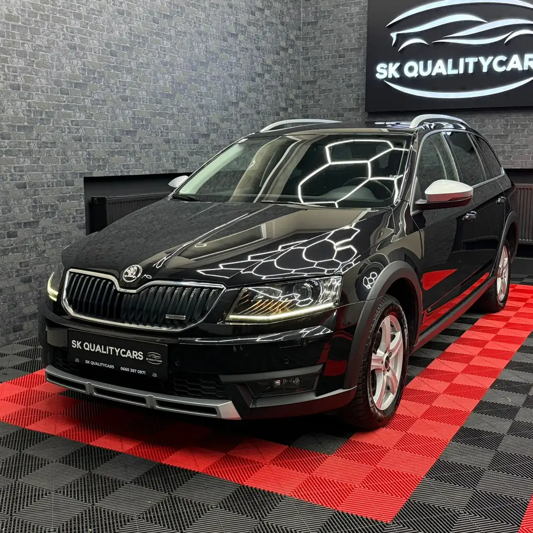 Skoda Octavia Scout Schwarz - 2