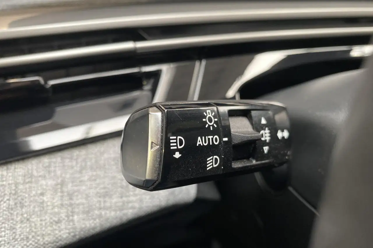 Peugeot 5008 Allure Hybrid 7 places 26