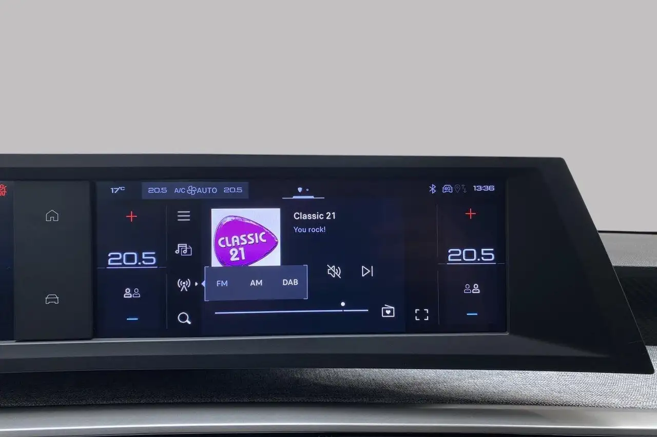 Peugeot 5008 Allure Hybrid 7 places 29
