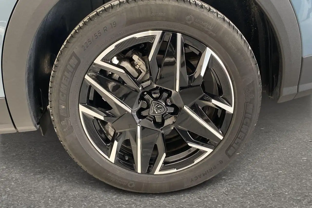Peugeot 5008 Allure Hybrid 7 places 20